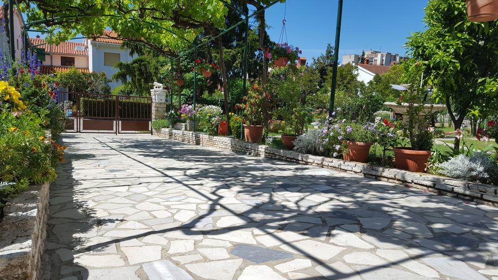 Apartments Paradiso Pula Exterior photo